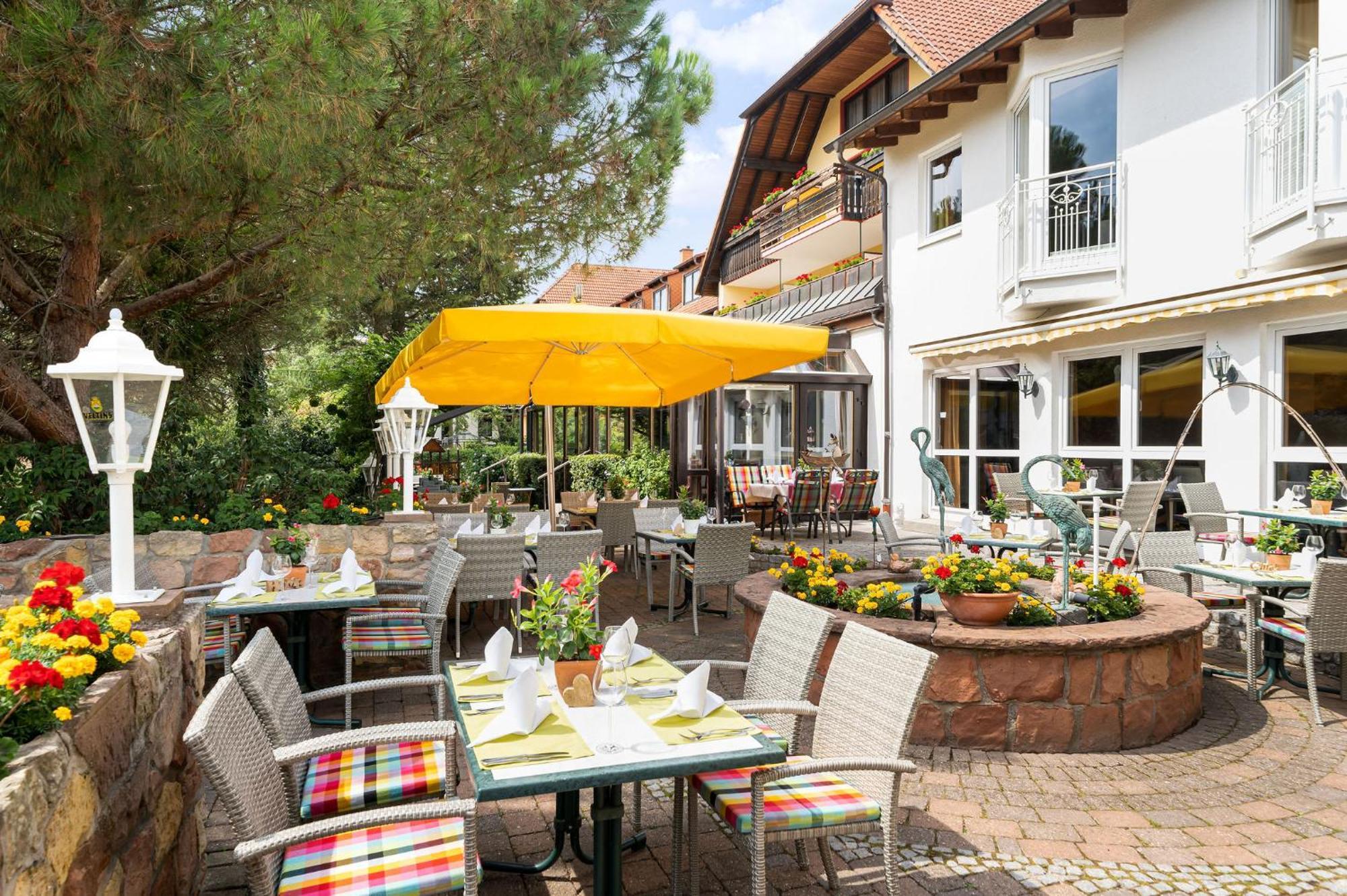 Hotel-Residenz Immenhof Maikammer Exterior photo